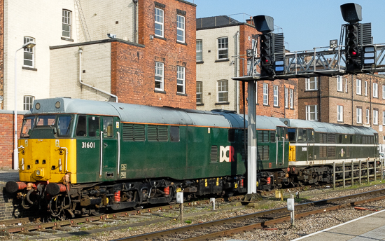 31601 & 31190 stand at Derby station, 24/4/15