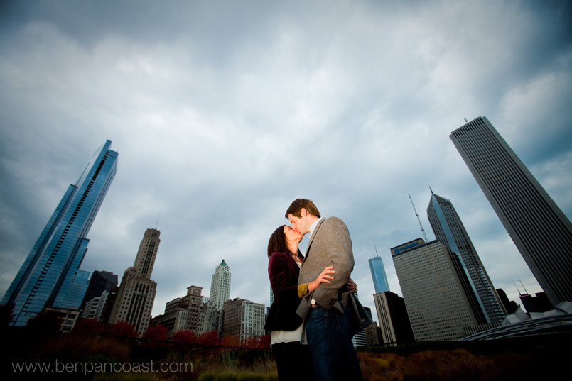 Chicago skyline, engagement photos, downtown, millennium park