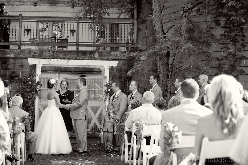 Blue Dress Barn, Barn Wedding, Barn Ceremony, Barn reception, location, Michigan