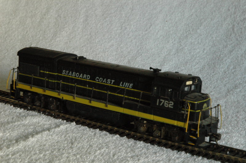 Athearn U36B - only numbers were changed