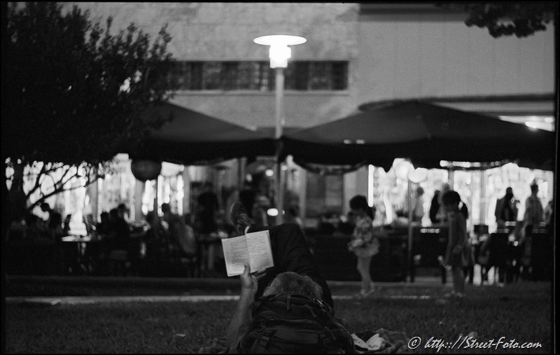 Night Street scene at Lincoln Road Mall in South Beach, Miami Beach, Florida, USA, 2011. Street Photography of Miami, San Francisco and Key West by Emir Shabashvili, see http://street-foto.com, http://miamistreetphoto.com, http://miamistreetphotography.com or http://miamistreetphotographer.com