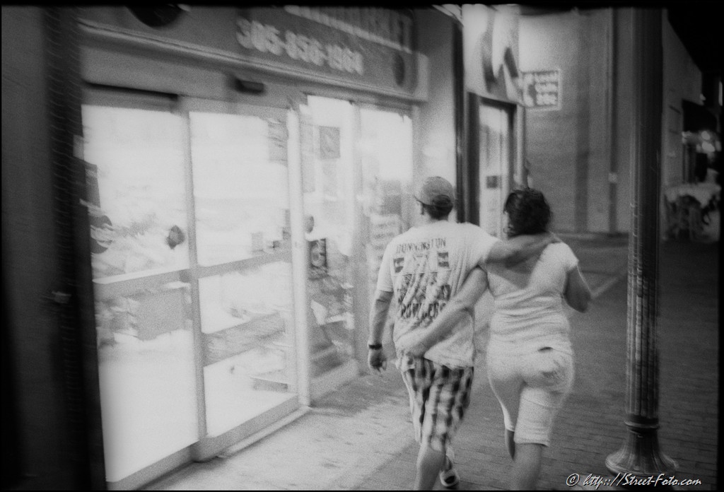 Evening on Calle Ocho, Florida, USA, 2011. Street Photography of Miami, San Francisco and Key West by Emir Shabashvili, see http://street-foto.com, http://miamistreetphoto.com, http://miamistreetphotography.com or http://miamistreetphotographer.com