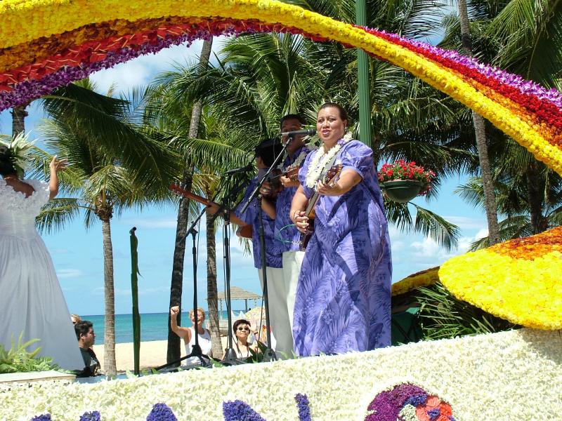 Entertainer Aboard Hawaiian Airlines Float